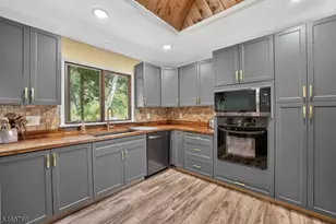 37 Shades of Death Rd, Liberty Township, NJ 07838 - Photo 7