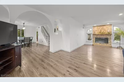 6 Tyler Ct, Clifton, NJ 07012 - Photo 3
