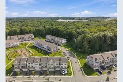 14 Clausen Ct, Mount Olive, NJ 07828 - Photo 3