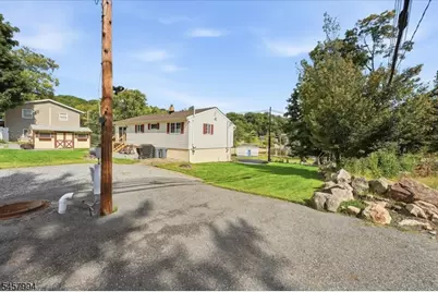 2 Crescent Rd, Hopatcong, NJ 07843 - Photo 37