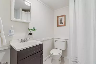 21 Oakview Ave, Maplewood Twp., NJ 07040 - Photo 23
