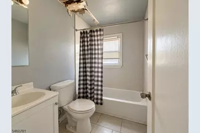 70 Lindsley Ave, Irvington, NJ 07111 - Photo 3