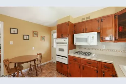 11 Munsee Dr, Cranford Township, NJ 07016 - Photo 15