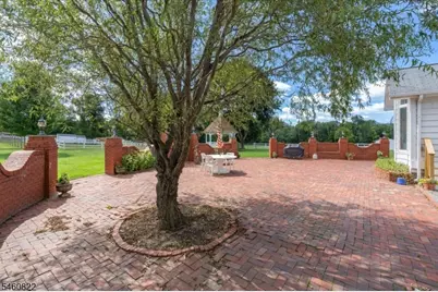 70 Sutton Rd, Tewksbury Township, NJ 08833 - Photo 5