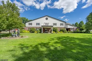 70 Sutton Rd, Tewksbury Township, NJ 08833 - Photo 9