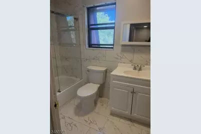 910 N Oaks Blvd, North Brunswick Township, NJ 08902 - Photo 11