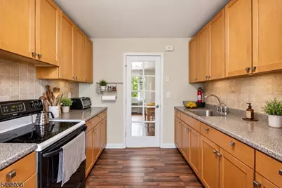 93D Troy Dr #D, Springfield, NJ 07081 - Photo 7