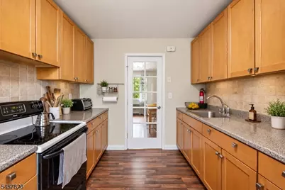 93D Troy Dr #D, Springfield, NJ 07081 - Photo 7
