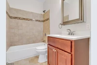 267 Martin Luther King Blvd #2, Newark, NJ 07102 - Photo 5