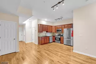 267 Martin Luther King Blvd, Newark, NJ 07102 - Photo 3