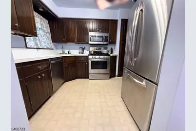 218 Pleasant Ave, Bergenfield, NJ 07621 - Photo 5