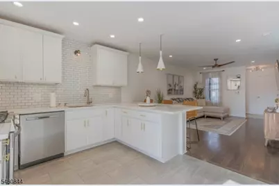 416 Willow Ct, Raritan Township, NJ 08822 - Photo 3