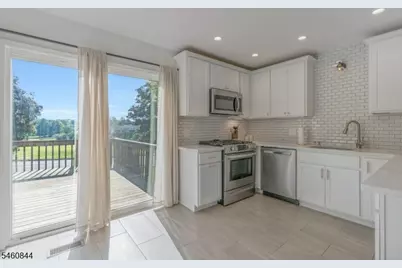 416 Willow Ct, Raritan Township, NJ 08822 - Photo 5