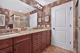 7 Christina Ct, Fairfield, NJ 07004 - Photo 25