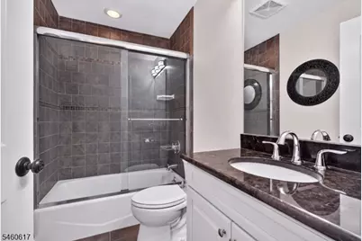 7 Christina Ct, Fairfield, NJ 07004 - Photo 17