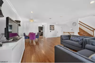 7 Christina Ct, Fairfield, NJ 07004 - Photo 7