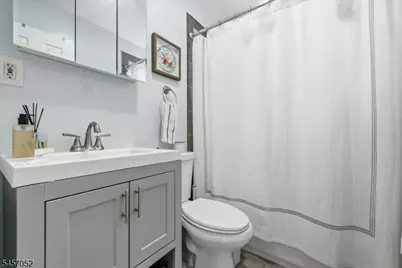 223 Woodlawn Ave, Linden, NJ 07036 - Photo 11