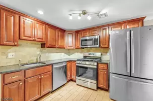 273 Martin Luther King Blvd, Newark, NJ 07102 - Photo 1