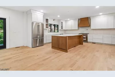 51 Dogwood Rd, Morris Plains, NJ 07950 - Photo 9