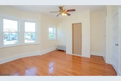 55 Thompson St, Raritan, NJ 08869 - Photo 17