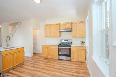 55 Thompson St, Raritan, NJ 08869 - Photo 11
