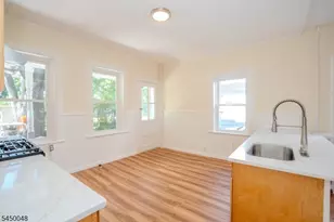 55 Thompson St, Raritan, NJ 08869 - Photo 9