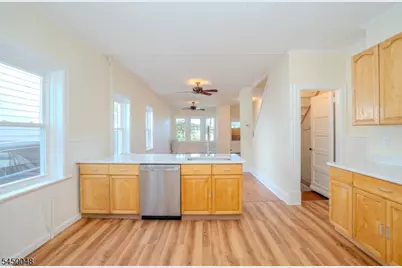 55 Thompson St, Raritan, NJ 08869 - Photo 13