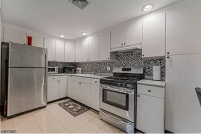 2 Lafayette Ave, Cliffside Park, NJ 07010 - Photo 5