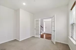 17 Cortland Ct, Livingston, NJ 07039 - Photo 5