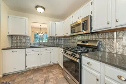 122 Woodmont Dr, Randolph Township, NJ 07869 - Photo 5