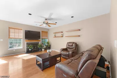 111 Cardigan Ct, Parsippany, NJ 07054 - Photo 9