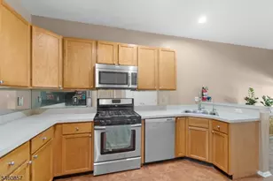111 Cardigan Ct, Parsippany, NJ 07054 - Photo 7