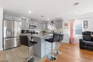 28 Hanford St, Newark, NJ 07114 - Photo 3
