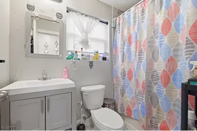28 Hanford St, Newark, NJ 07114 - Photo 11