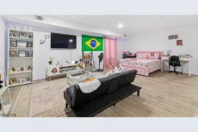 28 Hanford St, Newark, NJ 07114 - Photo 31