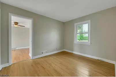 18 Plymouth Ct, Bloomfield, NJ 07003 - Photo 11