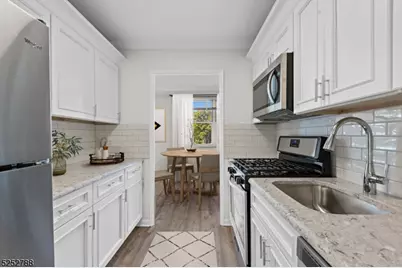 36 Hawthorne Pl #6N, Montclair, NJ 07042 - Photo 5