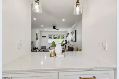 12 Wedgewood Dr #13, Verona, NJ 07044 - Photo 9