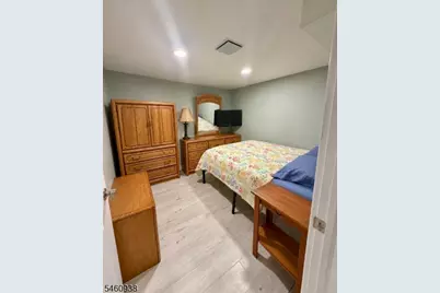 322 Hunter Ave, Scotch Plains Township, NJ 07076 - Photo 17