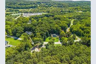 33 Radcliffe Dr, Sparta Township, NJ 07871 - Photo 3