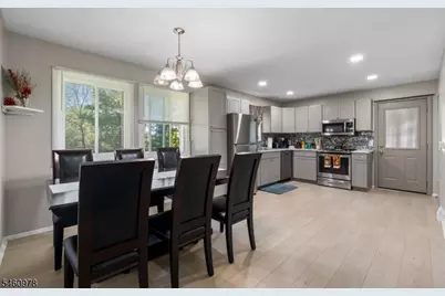 990 Croton Rd, Franklin Township, NJ 08867 - Photo 5