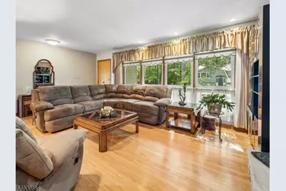 45 Sunset Rd, Bloomingdale, NJ 07403 - Photo 5