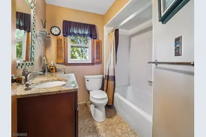 45 Sunset Rd, Bloomingdale, NJ 07403 - Photo 15
