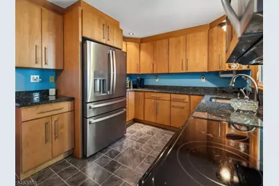 45 Sunset Rd, Bloomingdale, NJ 07403 - Photo 11