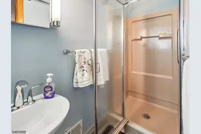 45 Sunset Rd, Bloomingdale, NJ 07403 - Photo 17