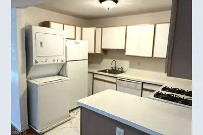 166 Falcon Ridge Way N #166, Hamburg, NJ 07419 - Photo 5