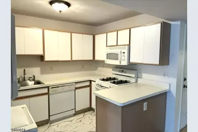 166 Falcon Ridge Way N #166, Hamburg, NJ 07419 - Photo 3