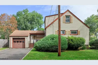 212 Stoughton Ave, Cranford Township, NJ 07016 - Photo 5