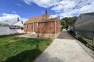 614 Mola Blvd, Elmwood Park, NJ 07407 - Photo 27