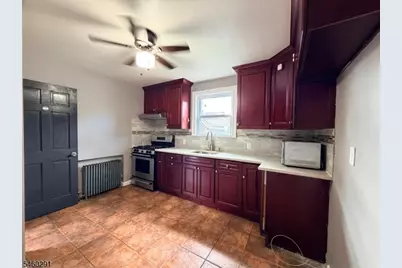 614 Mola Blvd, Elmwood Park, NJ 07407 - Photo 5